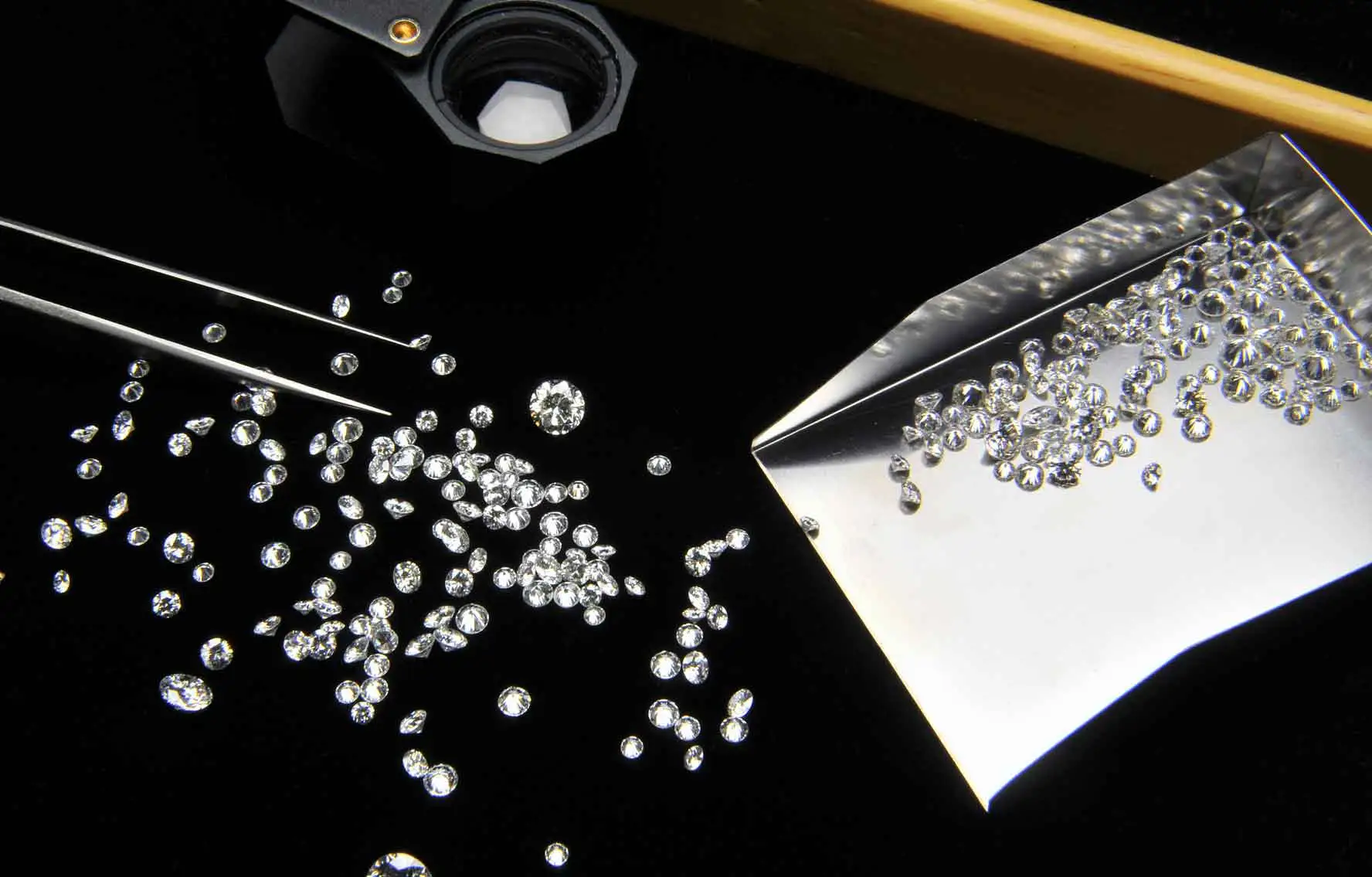 Diamanten verkaufen in Berlin & Brandenburg: Ihr vertrauensvoller Ankauf bei Tozman & Lenz