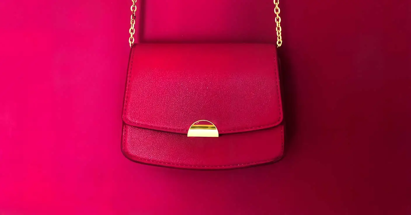 Tasche mit Gold veredelt
